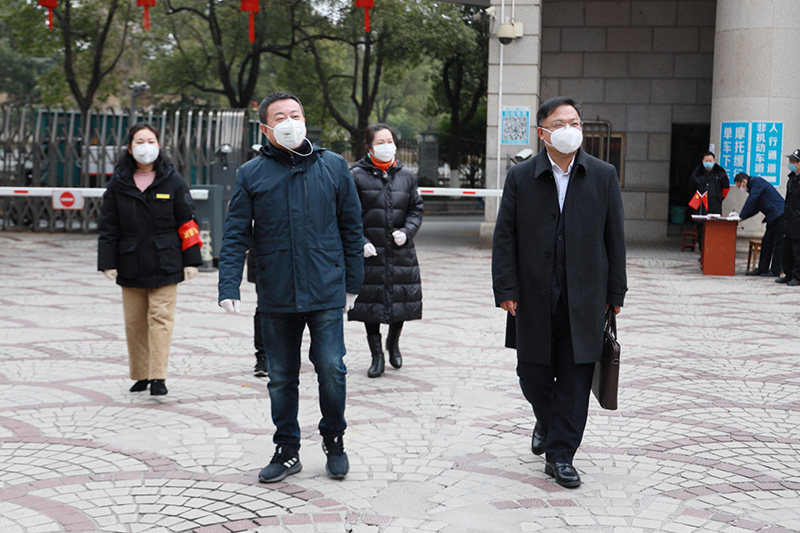 現(xiàn)代農(nóng)業(yè)集團(tuán)黨委委員、副總經(jīng)理王偉宜到我司 檢查督導(dǎo)疫情防控工作